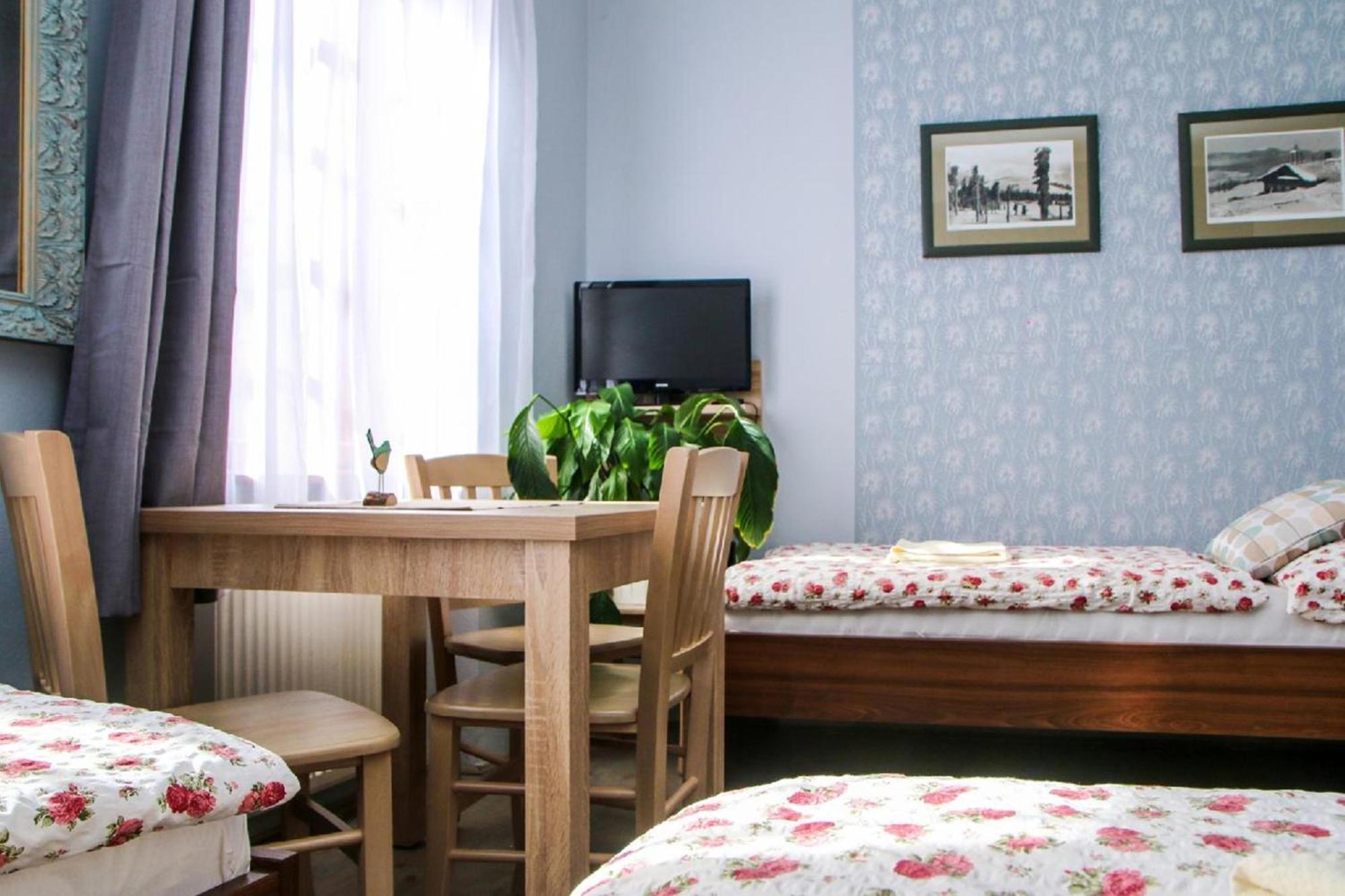 Mini Hotel Abraka & Apartments Чеський Крумлов Екстер'єр фото