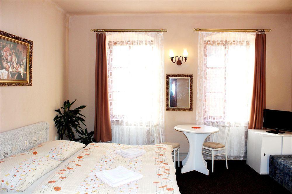 Mini Hotel Abraka & Apartments Чеський Крумлов Екстер'єр фото