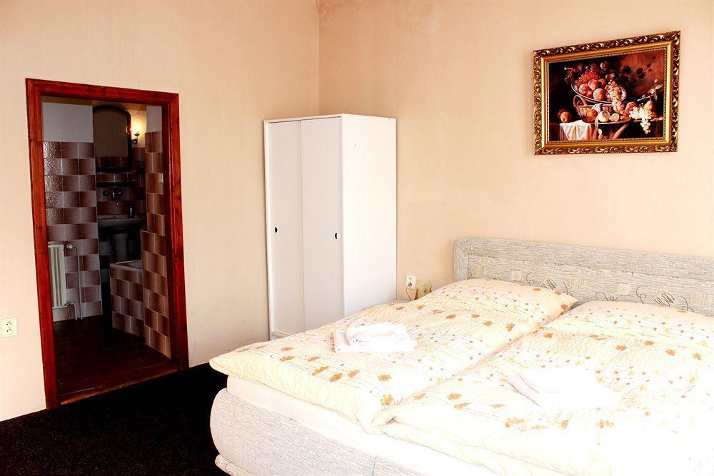 Mini Hotel Abraka & Apartments Чеський Крумлов Екстер'єр фото